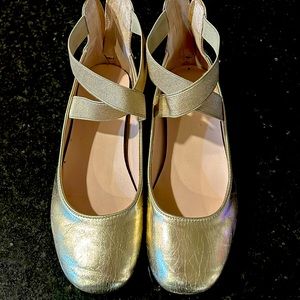 Nina gold ballet style flats. Size 4